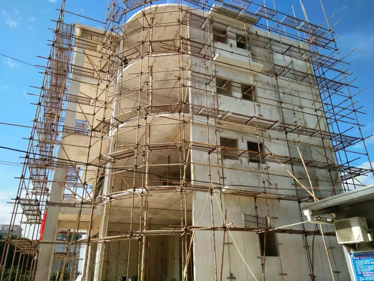 牡丹江星河绿色环保装配式建材在福建修建的五层别墅建筑